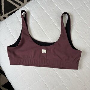 Vuori daily sports bra